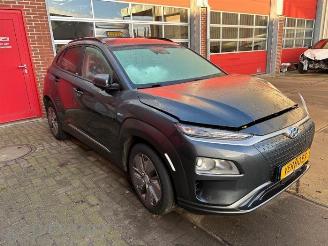 Vrakbiler auto Hyundai Kona Kona (OS), SUV, 2017 / 2023 39 kWh 2020/10