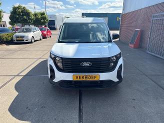 Uttjänta bilar auto Ford Courier Transit Courier, Van, 2023 1.0 EcoBoost 100 2024/4