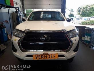 Vrakbiler auto Toyota Hilux Hilux V/VI, Pick-up, 2015 2.4 D4D-F 16V 4x4 2024/9