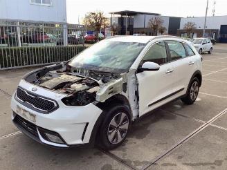Coche siniestrado Kia Niro Niro I (DE), SUV, 2016 / 2022 1.6 GDI Hybrid 2016/11