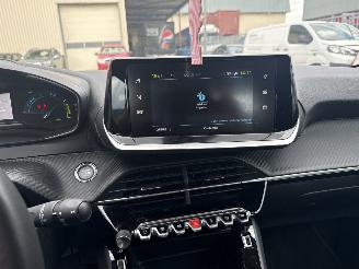 Peugeot 208  picture 8