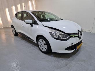 schade Renault Clio 0.9 TCe Expression Navi AC 66kW