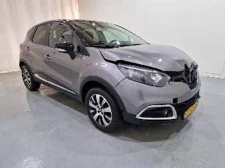 krockskadad bil bromfiets Renault Captur 0.9 TCe Limited Navi AC Two tone 2016/6