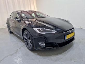 skadebil auto Tesla Model S Standard range Pano 235kW Bjr.2019 2019/11
