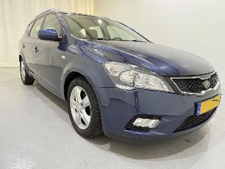 Voiture accidenté Kia Ceed SW 1.4 CVVT Navigator Plus 2012/4