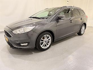 Damaged car Ford Focus Wagon 1.0 Ecoboost Edition 2017/7