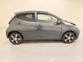 Toyota Aygo 1.0 VVT-i x-clusiv Cabrio Clima picture 25