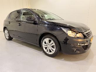 damaged passenger cars Peugeot 308 HB 1.2 Blue Lease Exe. Pano 2016/9
