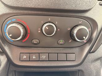 Iveco Daily 35S16V 2.3d 114kW Airco picture 28