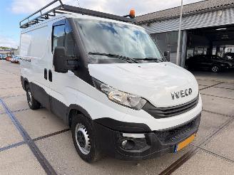 krockskadad bil bedrijf Iveco Daily 35S16V 2.3d 114kW Airco 2018/5
