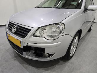 Volkswagen Polo 1.4-16V Comfortline AC 5,Drs LM 60Kw NAP picture 11
