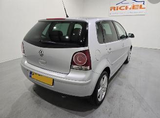 Volkswagen Polo 1.4-16V Comfortline AC 5,Drs LM 60Kw NAP picture 4
