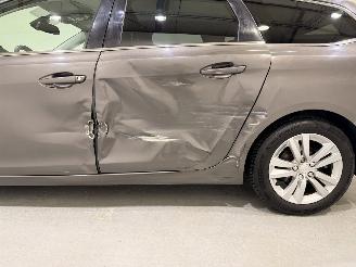 Peugeot 308 SW 1.6 Blue HDI 120 Executive picture 9