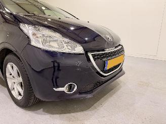 Peugeot 208 HB 1.2 VTi Style Navi/Clima picture 8