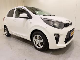 krockskadad bil auto Kia Picanto 1.0 Comfortline Plus Airco 2019/10
