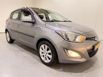 Hyundai I-20 HB 1.2 i-Deal Navi/Airco picture 1