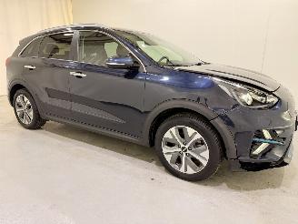 krockskadad bil auto Kia Niro e-Niro 64kWh ExecutiveLine Navi 2019/6