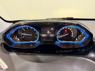 Peugeot 2008 1.2 PureTech Allure Automaat picture 31