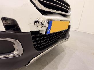 Peugeot 2008 1.2 PureTech Allure Automaat picture 22