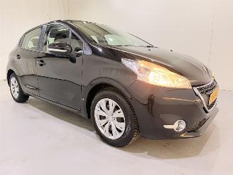Schadeauto Peugeot 208 HB 1.2 VTi Envy Clima 2013/1