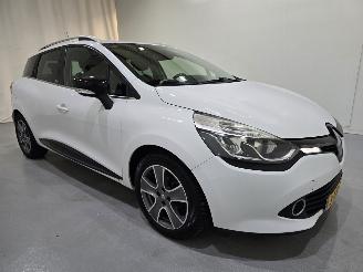 uszkodzony samochody osobowe Renault Clio Estate 0.9 TCe Night&Day 66kw Bjr.2014 2014/8