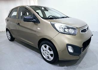 krockskadad bil auto Kia Picanto 1.0 CVVT Airco 5.DRs Bjr.2011 2011/6