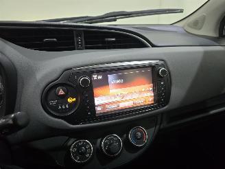 Toyota Yaris 1.0 VVT-i Aspiration 5.Drs Bjr.2015 picture 13