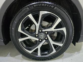 Toyota CH-R 1.8 Hybrid BI-Tone Plus Leder Cruise Bjr.2017 picture 25