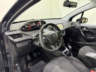 Peugeot 208 HB 1.2 PureTech Blue Lion picture 17