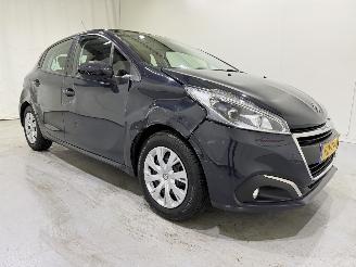 Voiture accidenté Peugeot 208 HB 1.2 PureTech Blue Lion 2017/10