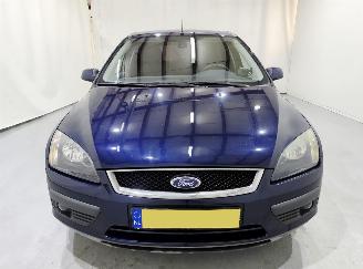 Ford Focus Wagon 1.6-16V Futura Automaat picture 2