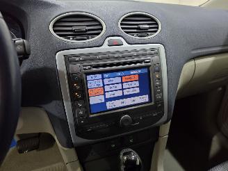 Ford Focus Wagon 1.6-16V Futura Automaat picture 31