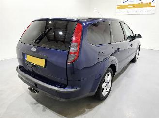 Ford Focus Wagon 1.6-16V Futura Automaat picture 6
