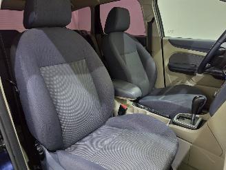 Ford Focus Wagon 1.6-16V Futura Automaat picture 18