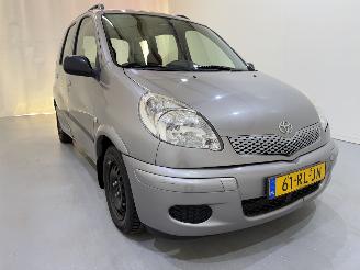 Schadeauto Toyota Yaris-verso 1.3 VVT-i Sol Automaat Airco 2005/6