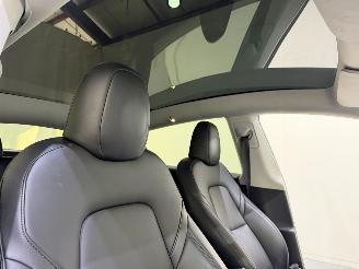 Tesla Model Y Standard Range picture 26