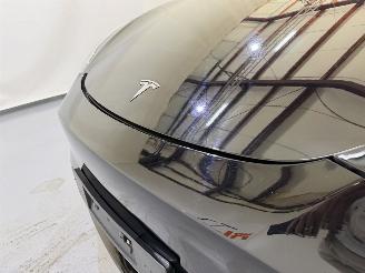 Tesla Model Y Standard Range picture 38