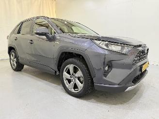 uszkodzony samochody osobowe Toyota Rav-4 2.5 VVT-i HEV First Edition 2019/8