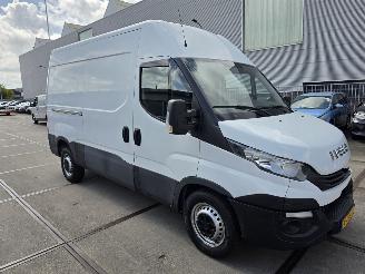 danneggiata veicoli commerciali Iveco Daily 35S12V 2.3 352 H2L2 3,prs Bjr.2017 2017/12