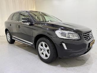 Schadeauto Volvo Xc-60 2.0 T5 FWD Summum Autom. 2016/2