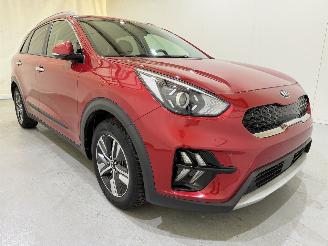 damaged passenger cars Kia Niro 1.6 GDI Hybrid More Automaat 2021/6
