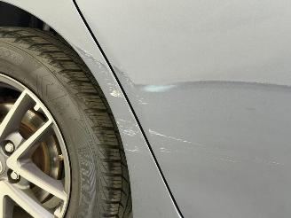 Toyota Auris HB 1.8 Hybrid Lease Pro Pano/Clima picture 17