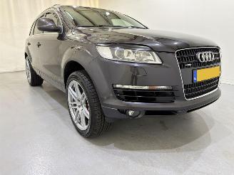 Voiture accidenté Audi Q7 4.2 FSI QUATTRO 5+2 Design 2006/11