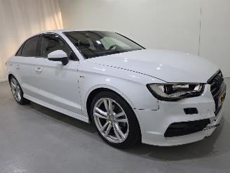 Unfallwagen Audi A3 LIMOUSINE1.4 TFSI Ambition Pro Line S 110Kw 2014/12