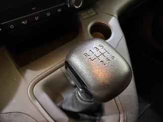 Peugeot Rifter MPV 1.2 PureTech 110 Style picture 13