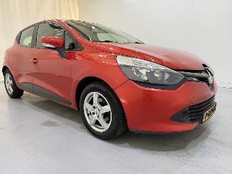 Auto incidentate Renault Clio HB 1.216V 75 Collection Airco 2013/4