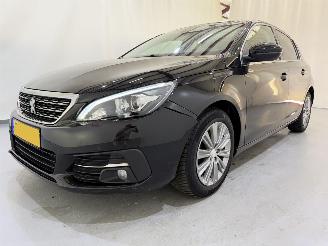 Peugeot 308 HB 1.2 PureTech Allure Pano picture 3
