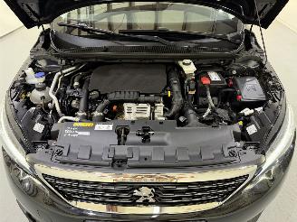Peugeot 308 HB 1.2 PureTech Allure Pano picture 34