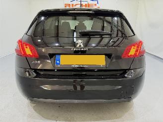 Peugeot 308 HB 1.2 PureTech Allure Pano picture 5