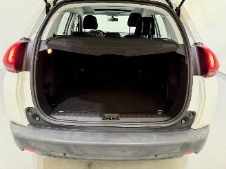 Peugeot 2008 1.2 PureTech 110 Allure picture 37